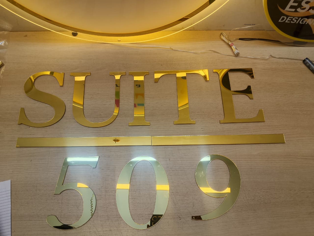 Acrylic letters - Suite 509